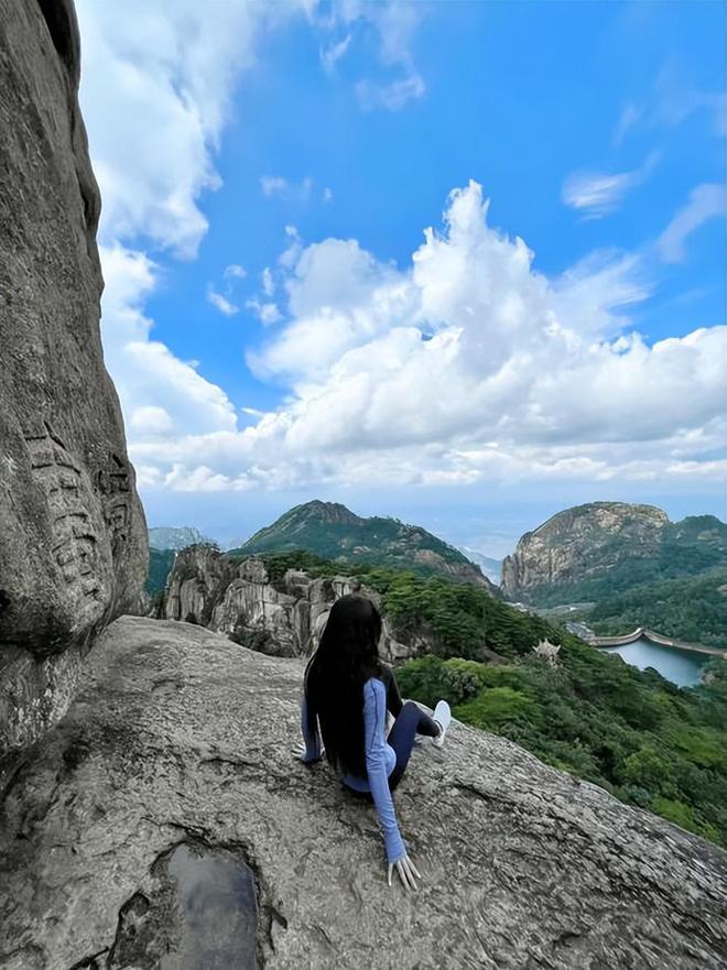 看避坑指南黄山旅游五天本地旅行社人均报价PG电子麻将胡了模拟器首次去黄山旅游必(图1)